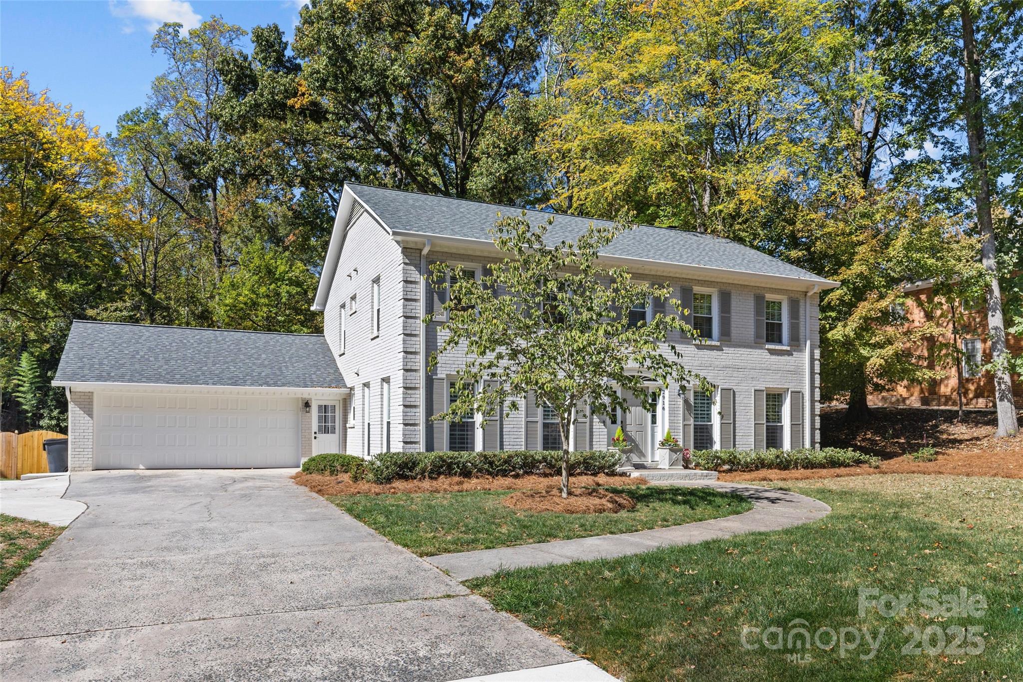 2916 Rustic Lane