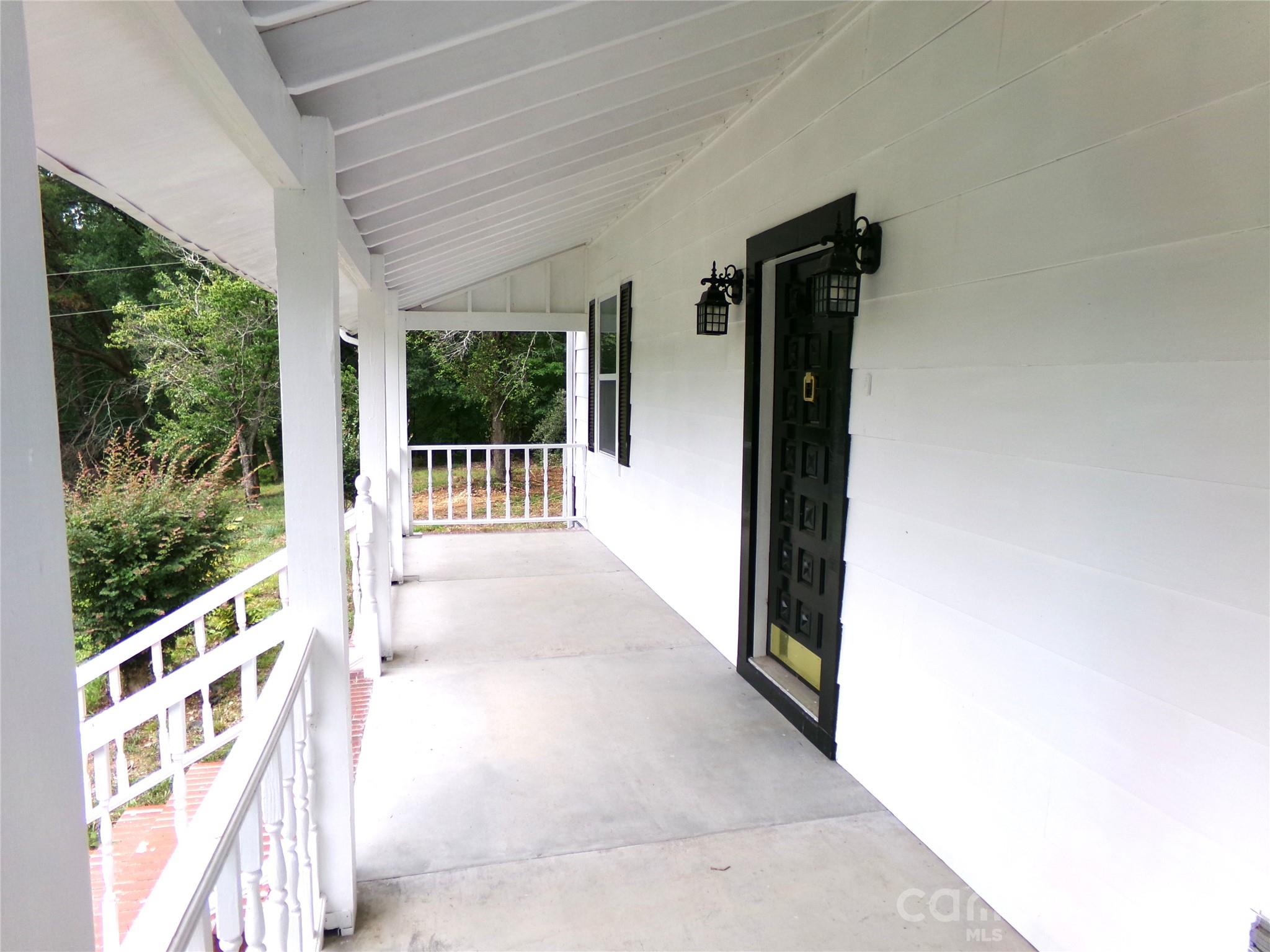33949 Rocky River Road