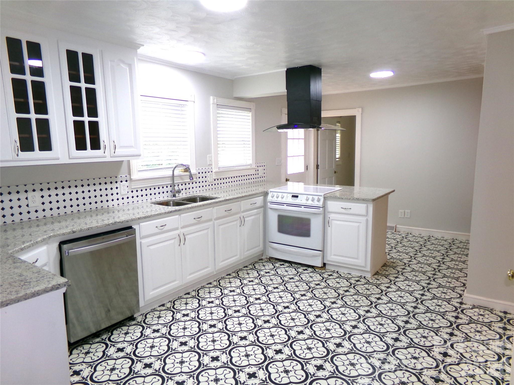 33949 Rocky River Road