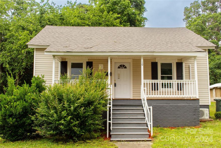 Come see this cute as a button newly renovated 2 bed 1 bath home in the heart of Great Falls. Fresh paint inside, new vinyl plank flooring, new ceiling, doors, deck, roof and ductless mini split ac/heating system. Great Falls is the future home to the Great Falls Whitewater Park! Enjoy Carolina Adventure World OHV Trail, a 24-mile loop trail near Great Falls.
Seller also owns the property next door and will be renovating!
