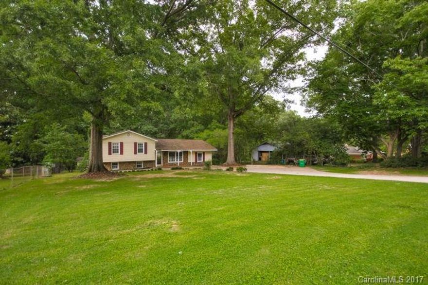 Graceful split level featuring open floor plan on a lot right at an acre. Time Limit Bid Property. 4.5% Buyer Premium chgd buyer at closing. No inspection contingencies accepted on TLB Properties. REO. Property sold As-Is w/o repair, warranty or Seller Disclosure. The Listing Broker & Seller assume no responsibility & make no guarantees as to the accuracy of info herein. Seller will accept cash or conventional offers only.