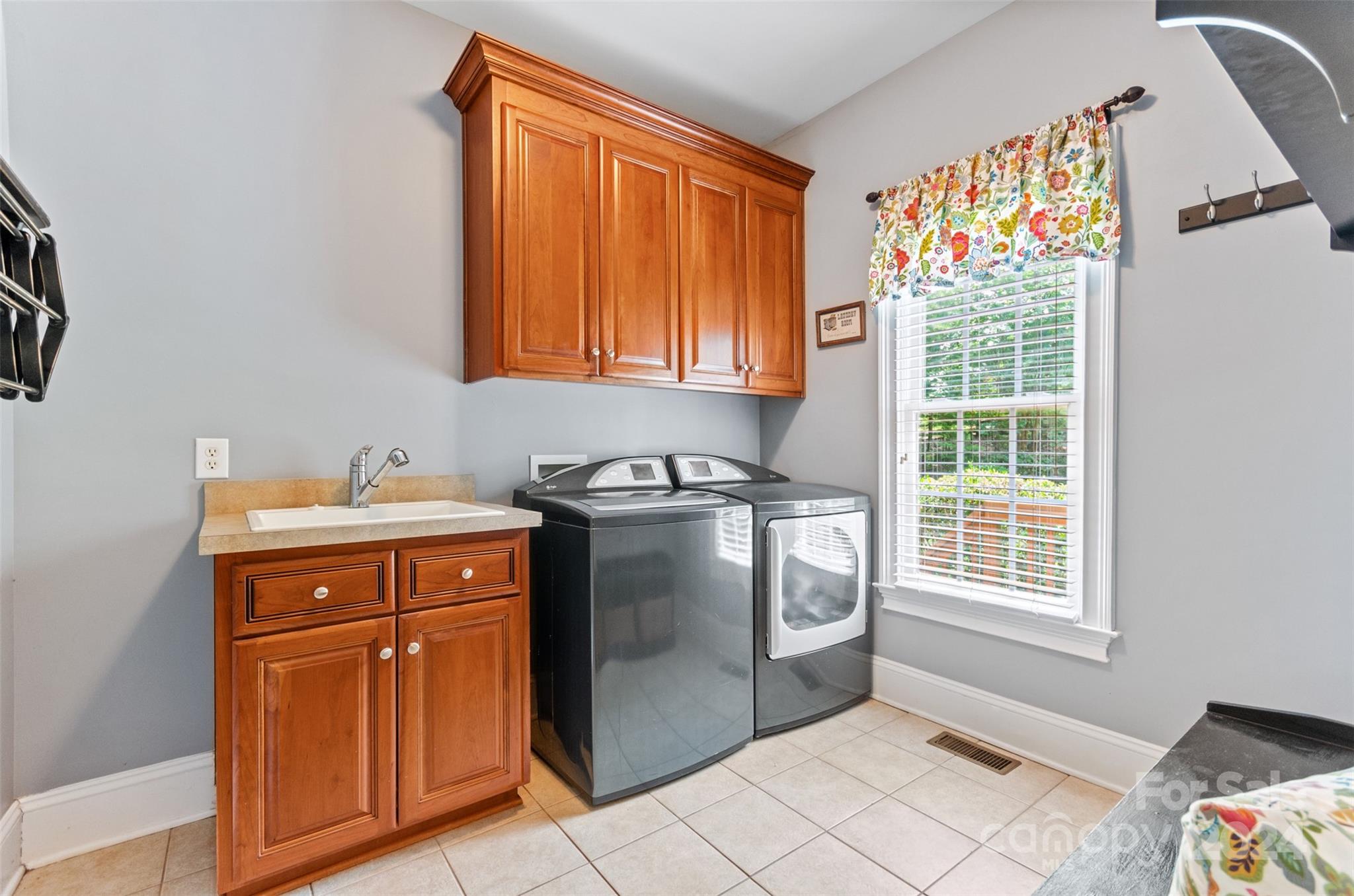 Sunset Ridge - Residential