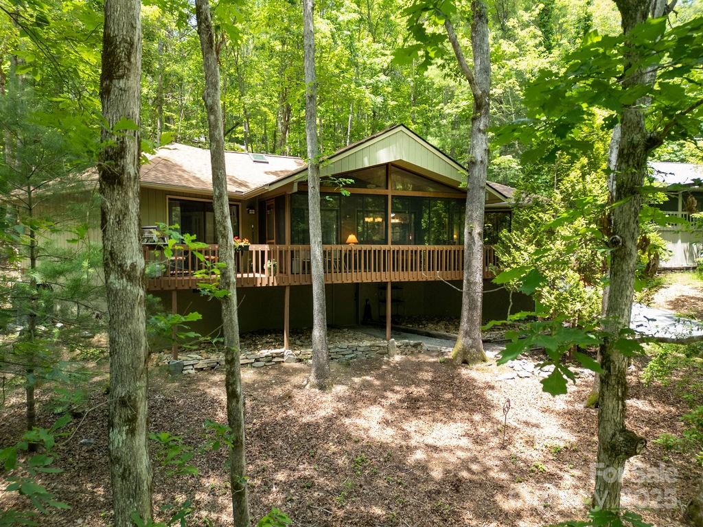 1005 Middle Connestee Trail