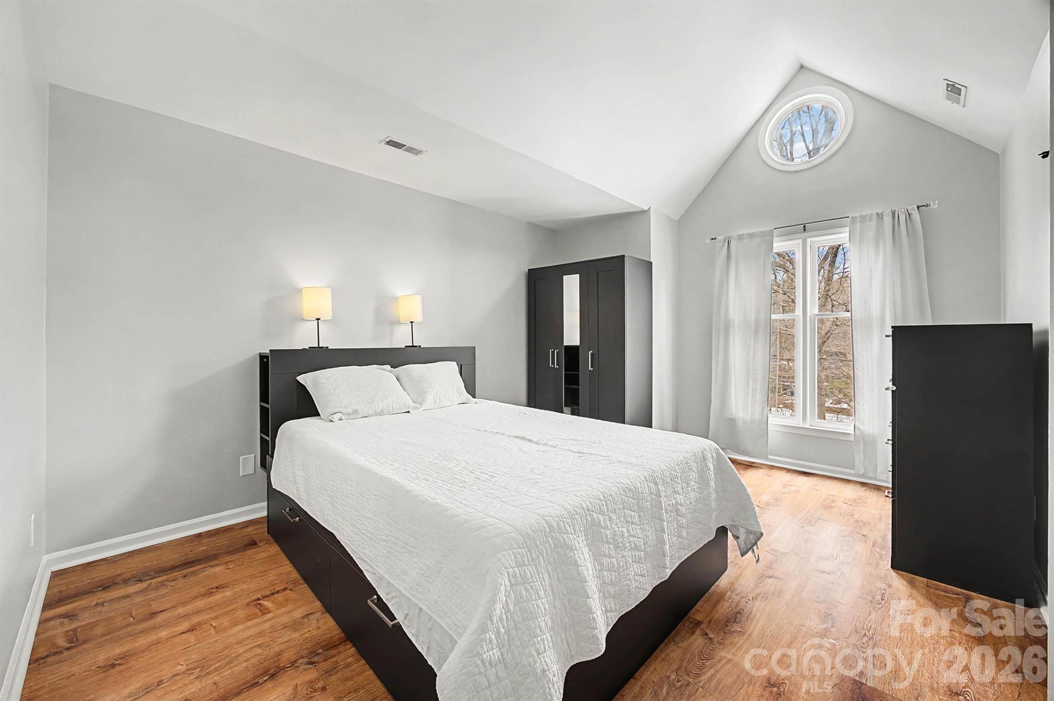 Queens Station - Residential