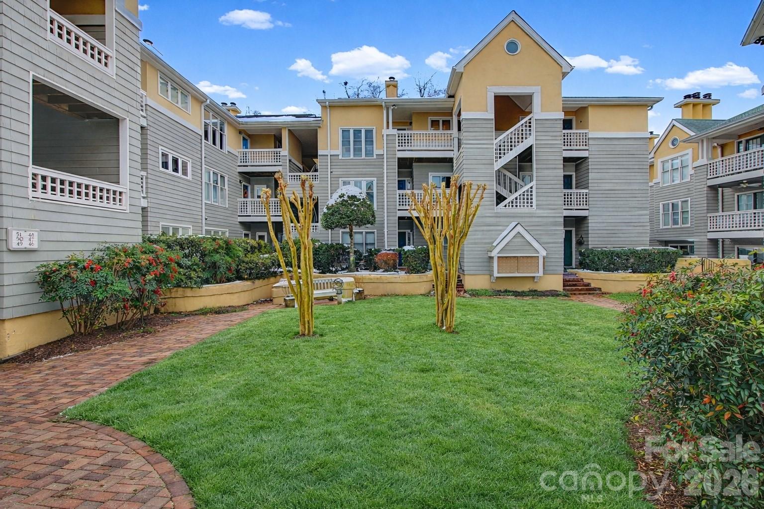 Queens Station - Residential