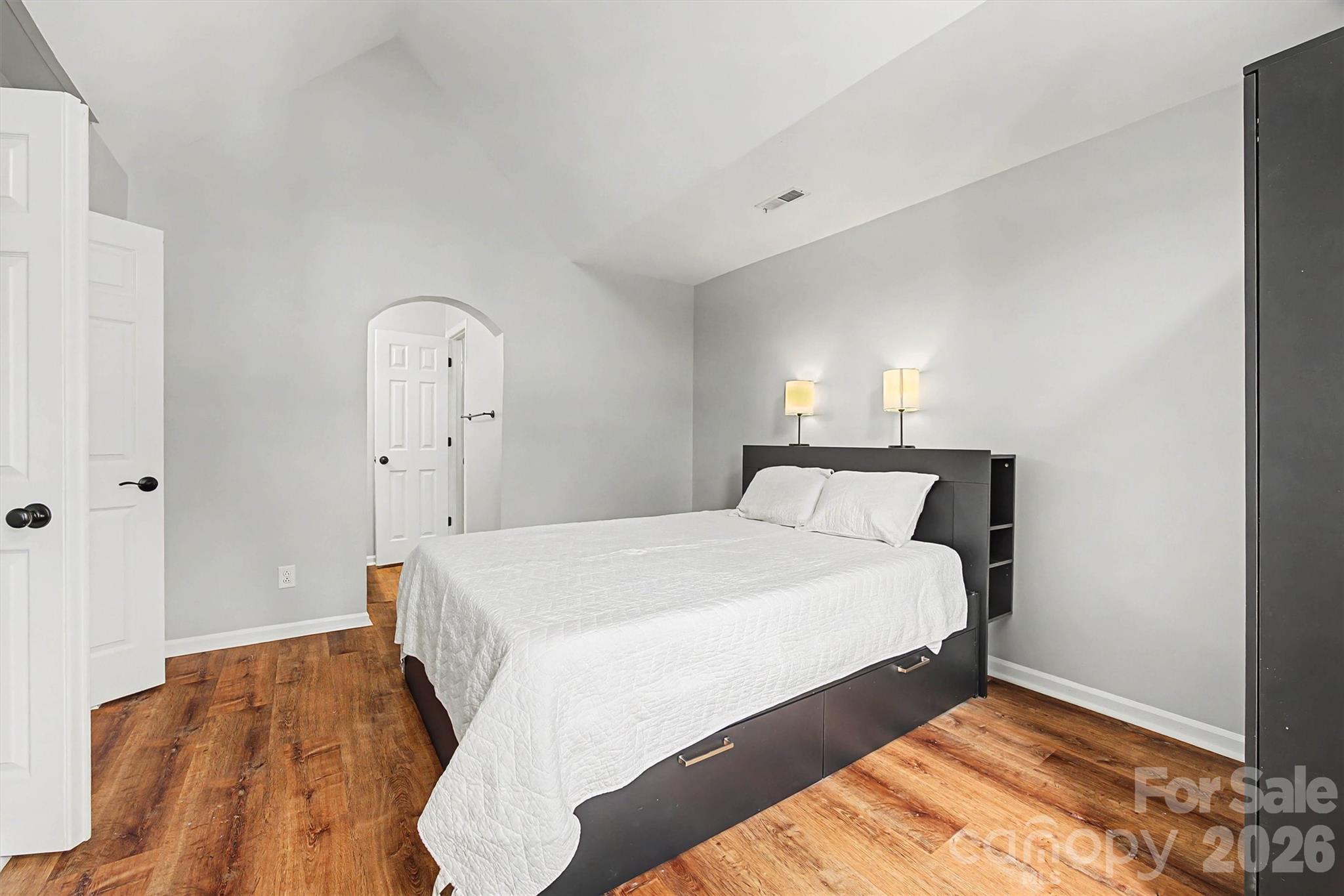 Queens Station - Residential