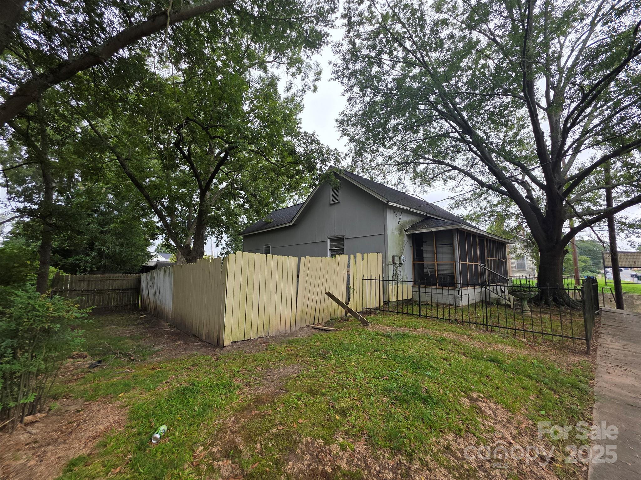 401 E Trade Street