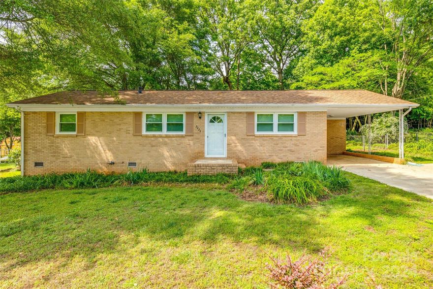 Welcome to this well-maintained brick ranch home, awaiting your modern touch! With its solid structure and classic charm, this property is ready to be transformed into a modern masterpiece by its new owner. Featuring spacious rooms, ample natural light, and a functional layout, this residence provides endless potential for creating your dream living space. Schedule your showing today and unleash the full potential of this remarkable property.