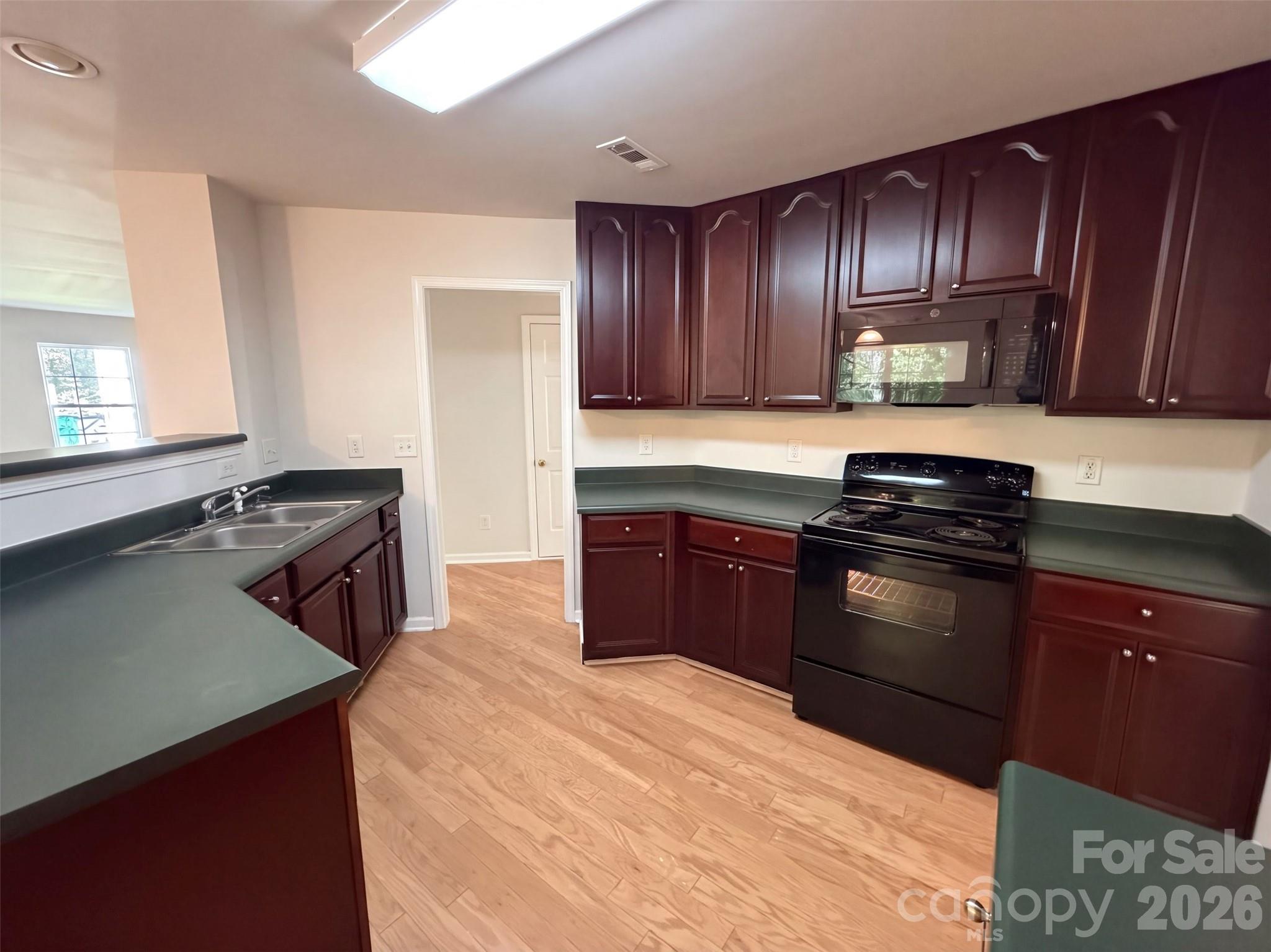 8902 Woodland Hills Road