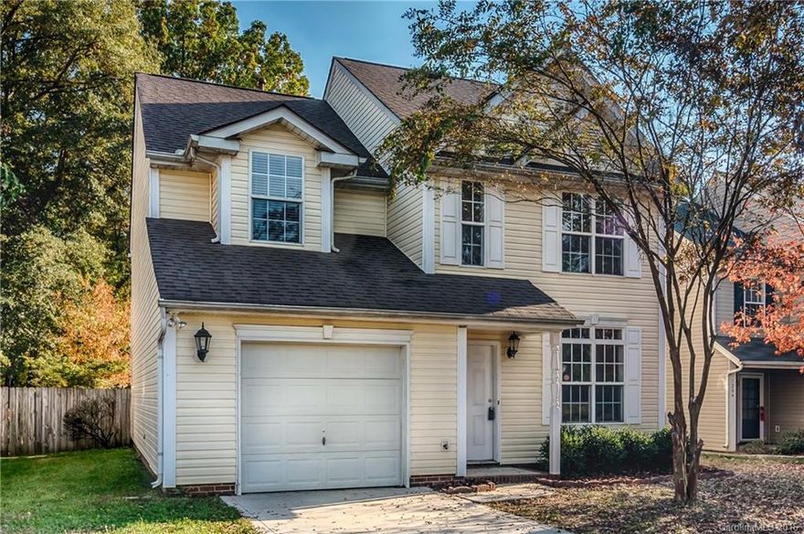 Lovely Home-immediate occupancy avail! Neutral & Freshly Painted w/ many updates! Open flrplan- 2sty Family/Dining rm, Kitchen w/ breakfast area, Brand New Granite Countertop, Backsplsh + Sink! Fridge to remain. Great Rm w/ ceiling fan, gas FP, sliding glass dr to deck and pergola.  Laundry and powder rm on Main. Master BA w/vaulted ceiling & fan, walk-in closet, private ba w/double sinks, tub/shower combo. Add'l Brms with laminate flrs. Fenced Yd. Excellent schools & easy access to Lake Wylie.