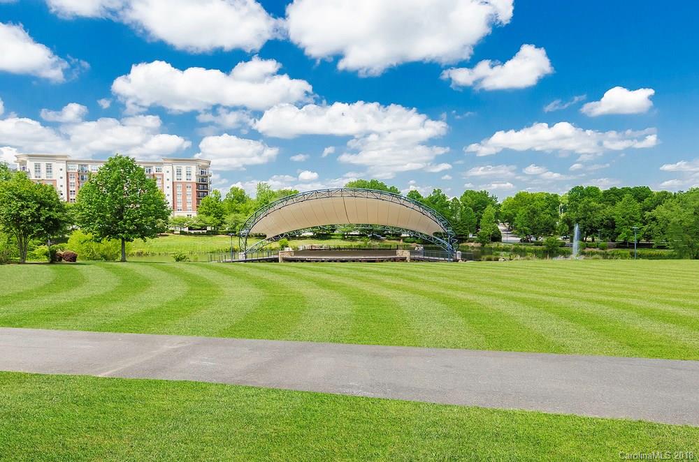 Sharon Arbors - Residential