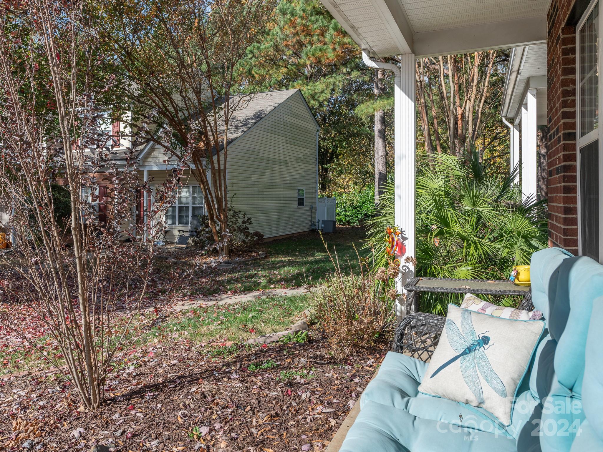 The Townes at River Crossing - Residential