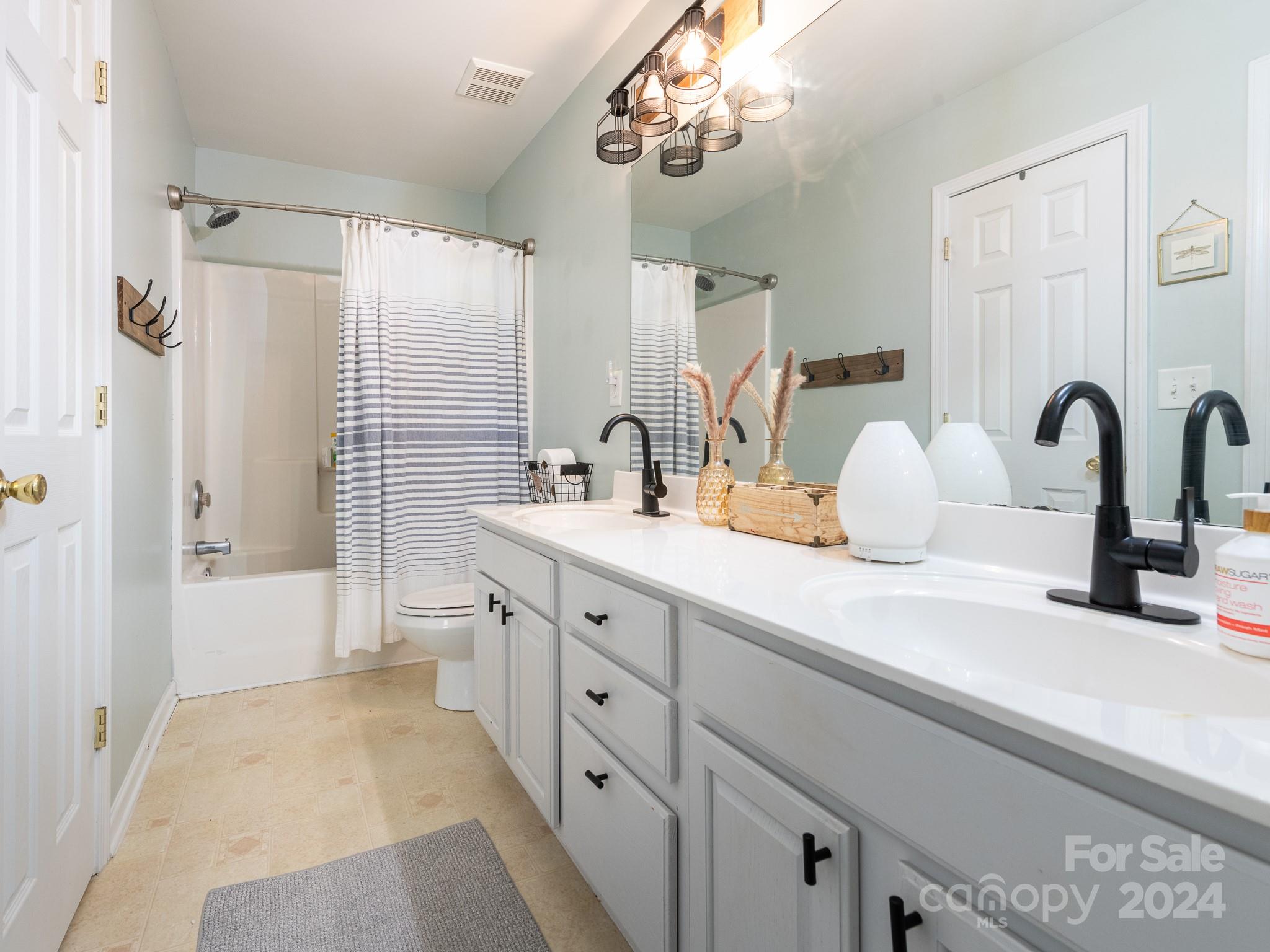 The Townes at River Crossing - Residential