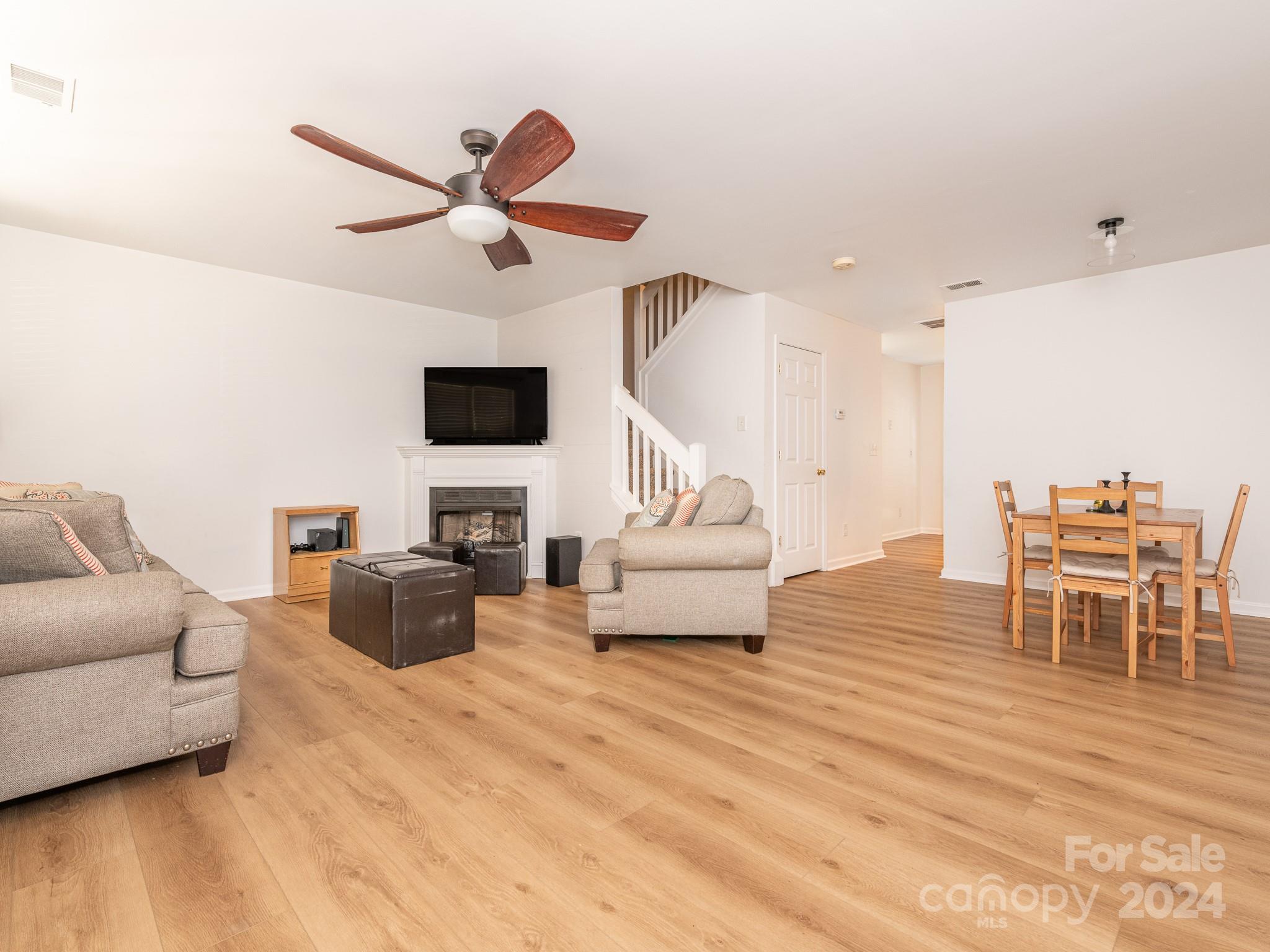 The Townes at River Crossing - Residential