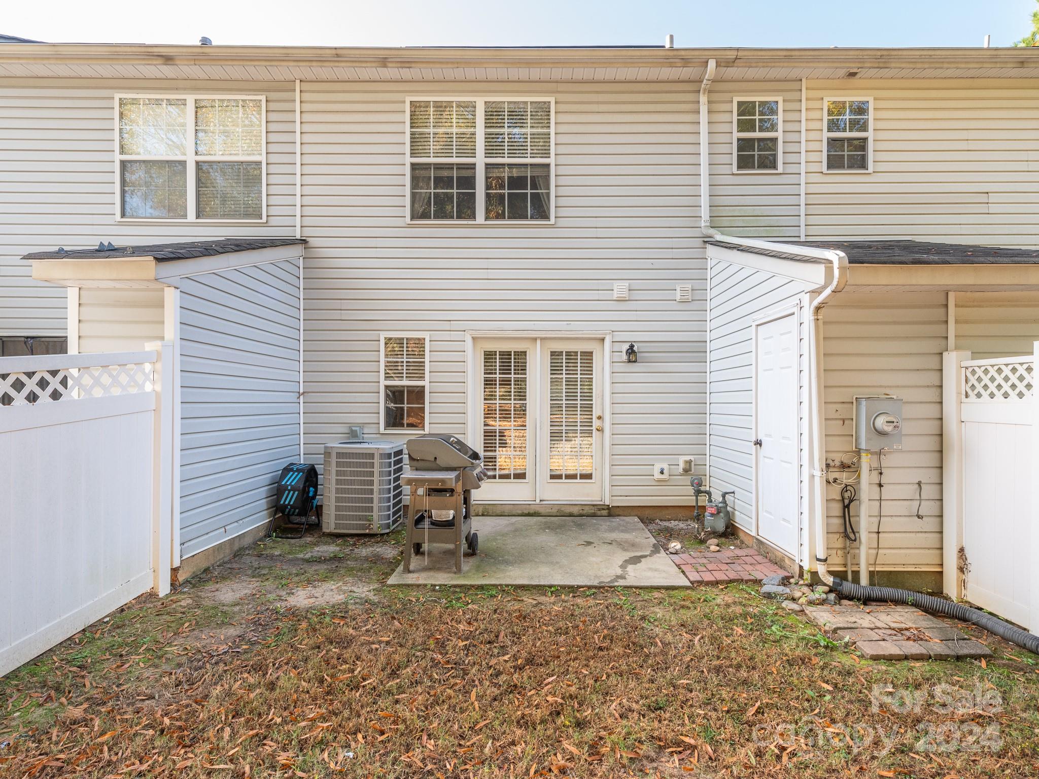 The Townes at River Crossing - Residential