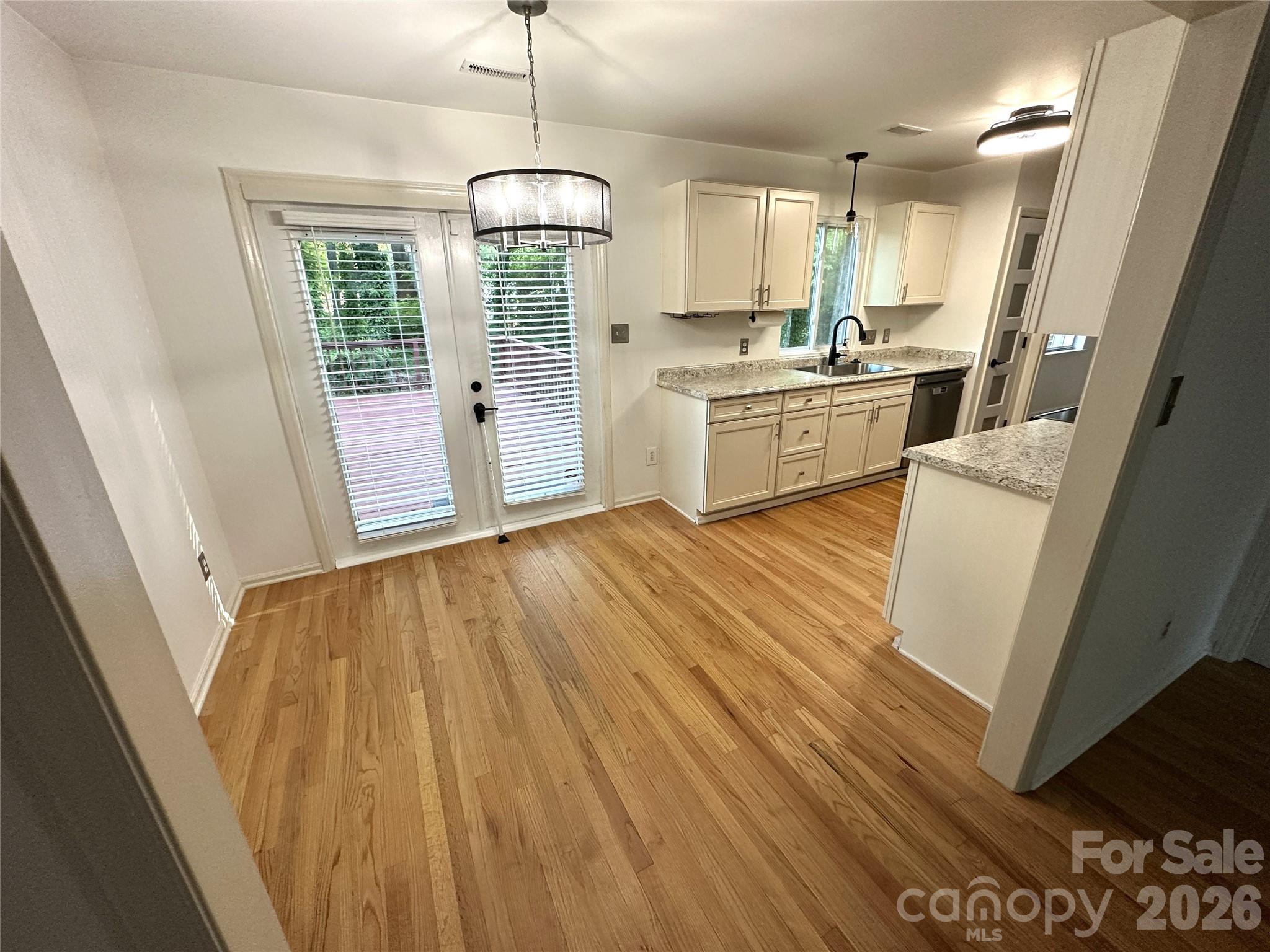 Olde Whitehall - Residential