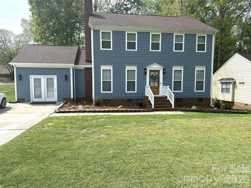 Who says you can’t have it all and no HOA fees?
This beautifully updated home delivers the perfect blend of location, style, and peace of mind—just 15 minutes or less to Uptown, Ballantyne, and Charlotte Douglas Airport.
Completely remodeled from head to toe, this home is move-in ready with thoughtful upgrades throughout:
Recent Updates:
2026: Fresh interior paint, new carpet in the spacious den, updated vanities in the primary and half bath, refreshed fireplace with sleek black glass screen, plus new ceiling fans and light fixtures
2025: New hot water heater and upgraded thermostat
2024: Brand-new HVAC system and fully remodeled kitchen with new stove
Exterior Improvements:
New windows and roof (2020)
New gutters with gutter guards
Fresh exterior paint
Interior Highlights:
Hardwood floors on the main level (2016)
Updated handrails
Stylish sliding barn doors
This home isn’t just updated—it’s been cared for. Every major system has been touched, every detail considered. All that’s left is for you to move in and make it yours.