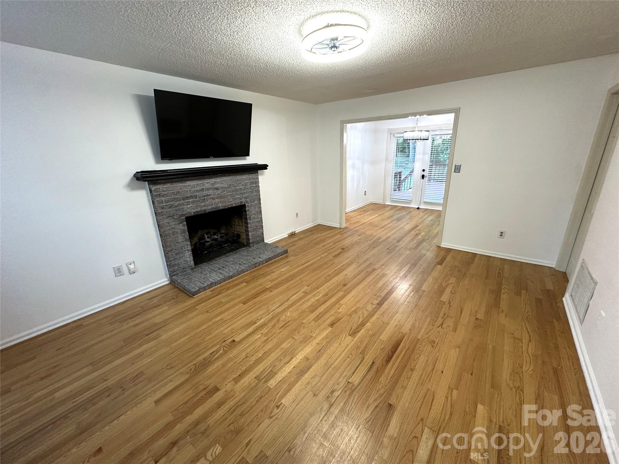 2501 Olde Whitehall Road