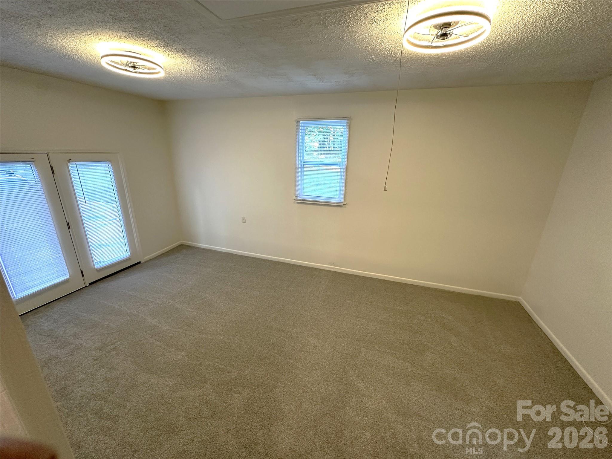 Olde Whitehall - Residential