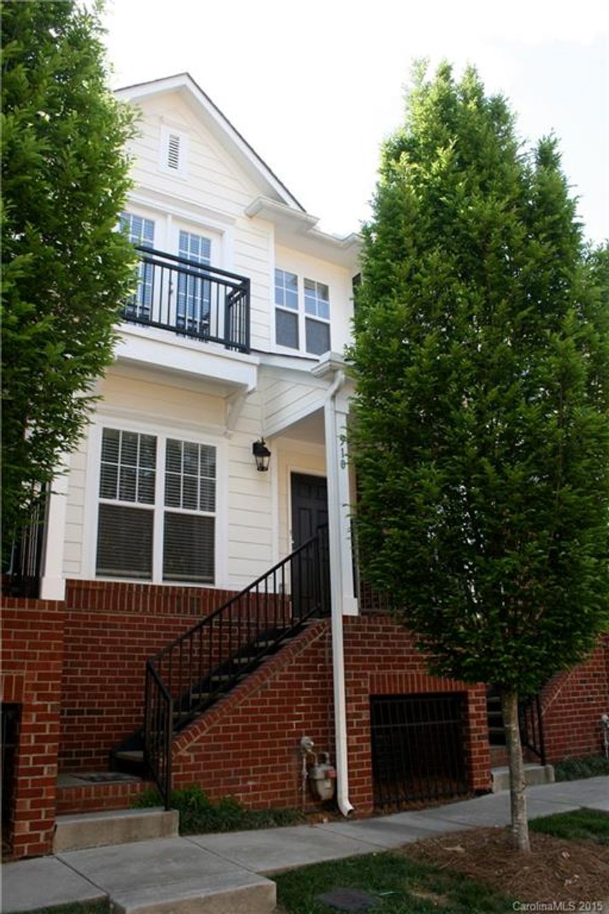 Gorgeous Craftsman Style Town Home in the heart of Downtown Belmont, walking distance to Stowe Park, Great Restaurants and Shopping. Home features include Hardwood Floors, Ceramic Tile, Granite Countertops at a great price!!