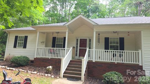 Photo of 8904 Gosnell Drive, Charlotte, NC 28227 (MLS # 4394486)