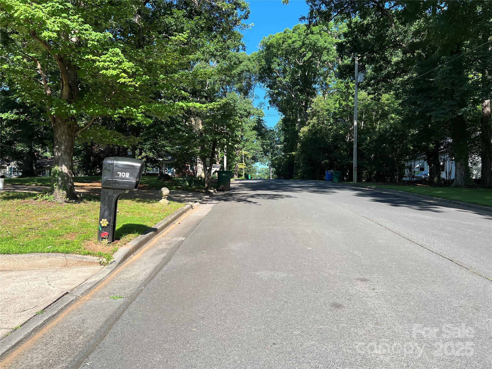 708 East Street 8,9