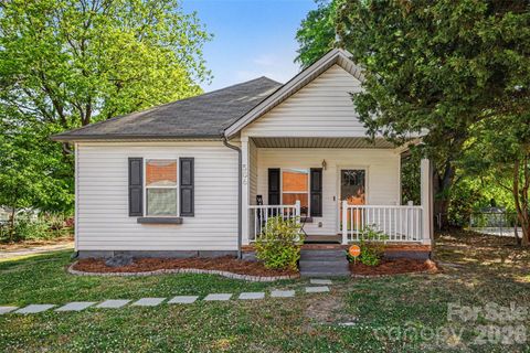 Photo of 506 Grover Street, Gastonia, NC 28054 (MLS # 4370738)
