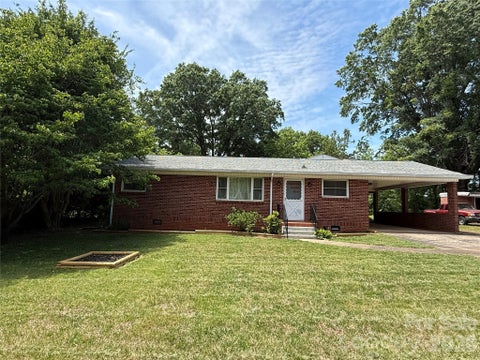 Photo of 2012 N Deal Avenue, Newton, NC 28658 (MLS # 4376305)