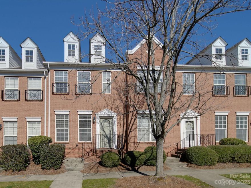 This beautiful Lake Park Townhome is conveniently located near the center of the community. Transitional floor plan with lots of natural light and an open kitchen, family room and formal dining room. The upper level features an oversized primary bedroom with walk-in closet and en-suite bath. The secondary bedroom is also on the upper level with an en-suite bath. Wonderful location and community! Enjoy the private fenced courtyard on summer evenings. The detached garage has plenty of room for one car and extra storage.  Walkable to Lake Park’s shops, restaurants, and businesses.  Easy access to US-74 Bypass or Independence Blvd.  Don't forget to check out the community tennis courts and walking paths. Pool membership is separate and not included as part of the monthly HOA.