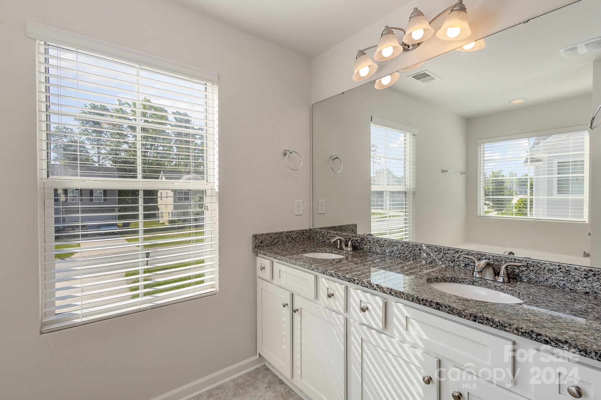 Oakview Commons - Residential