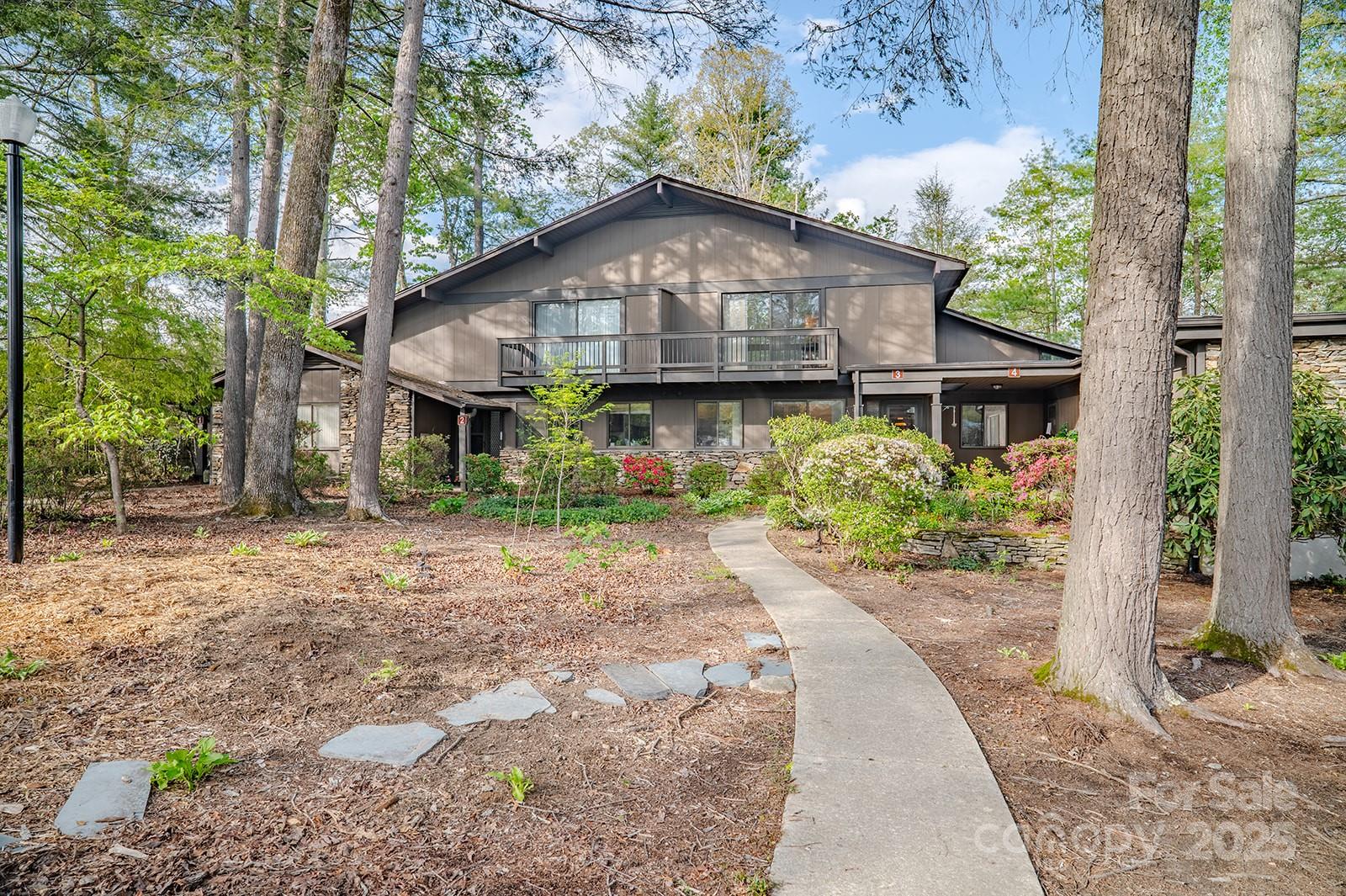 106 Laurelwood Circle W 3