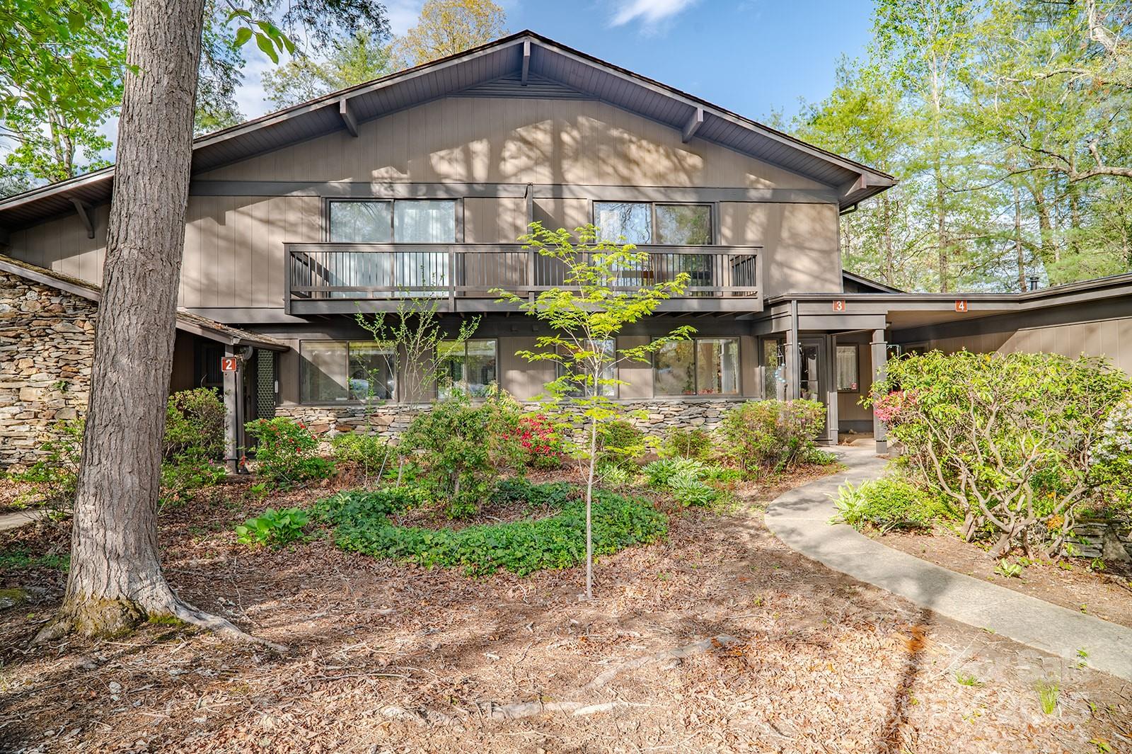 106 Laurelwood Circle W 3