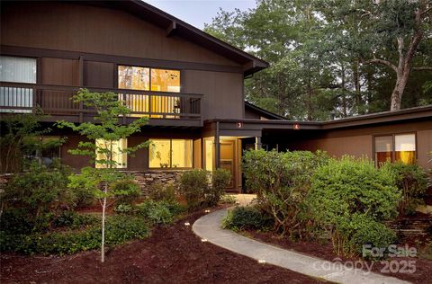 Photo of 106 Laurelwood Circle W #3, Hendersonville, NC 28791 (MLS # 4251119)