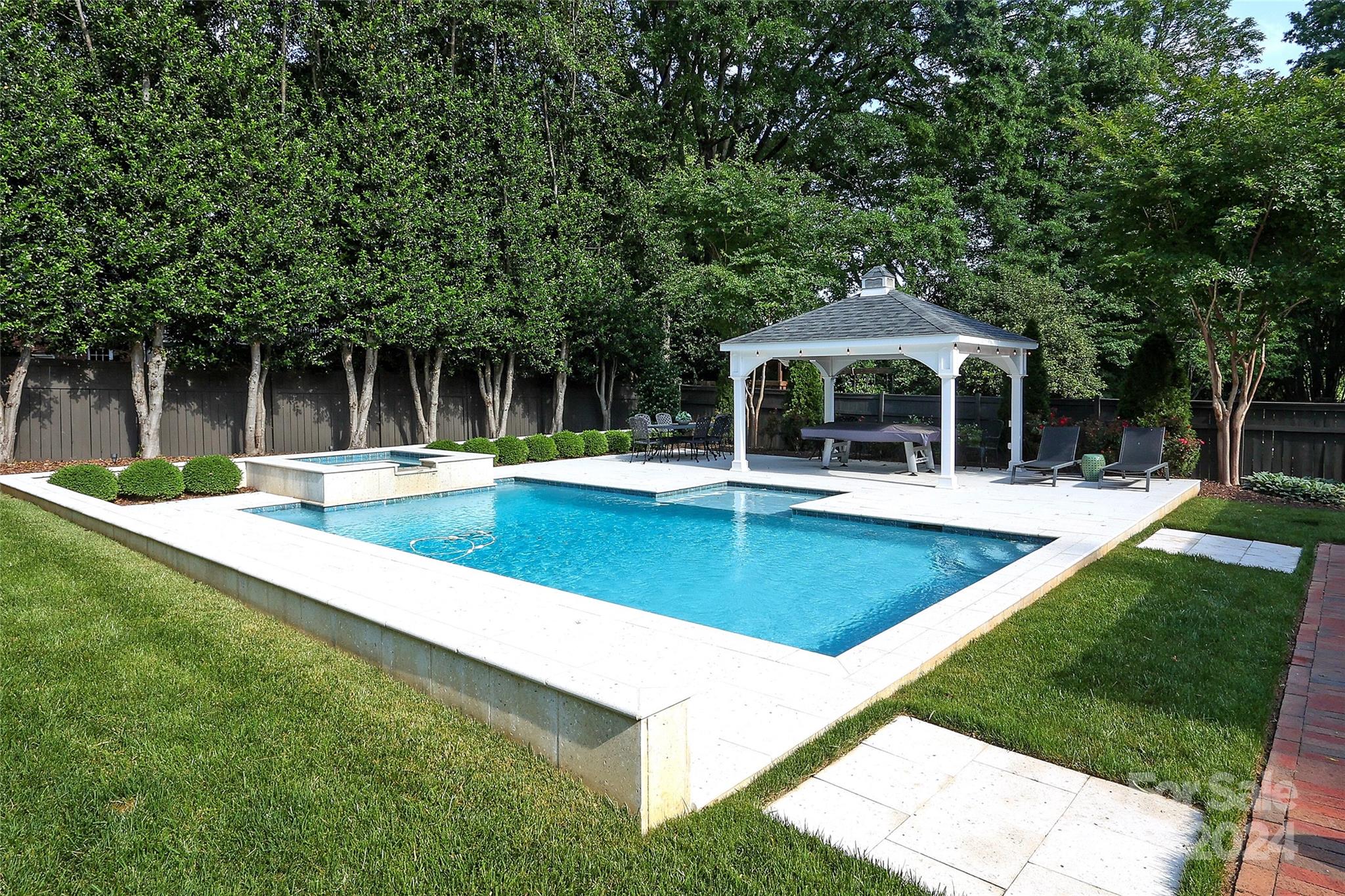 Deering Oaks - Residential