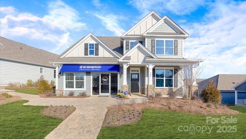 9 Thornberry Road Hendersonville NC 28792