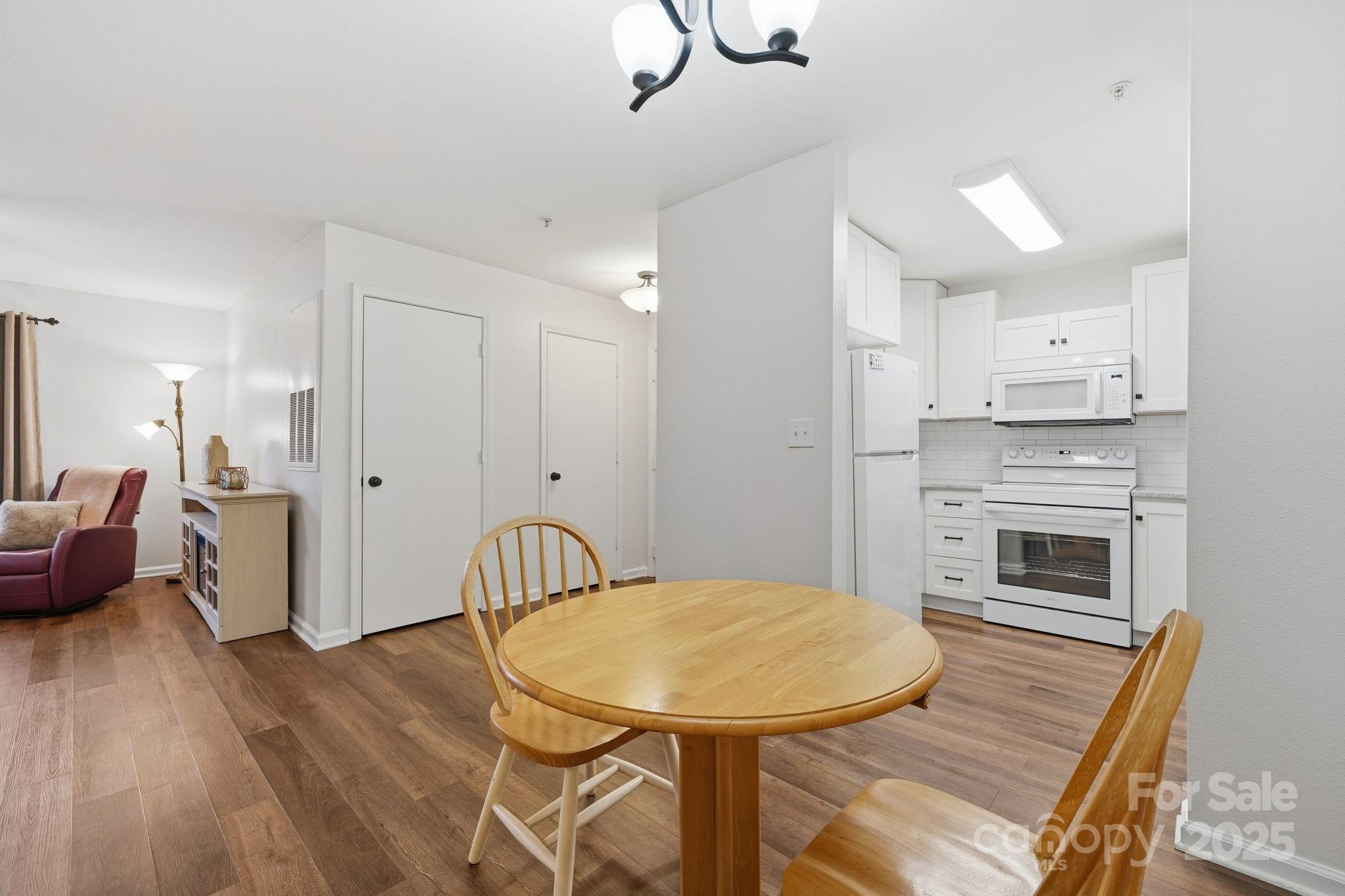 37 Hamiltons Harbor Drive