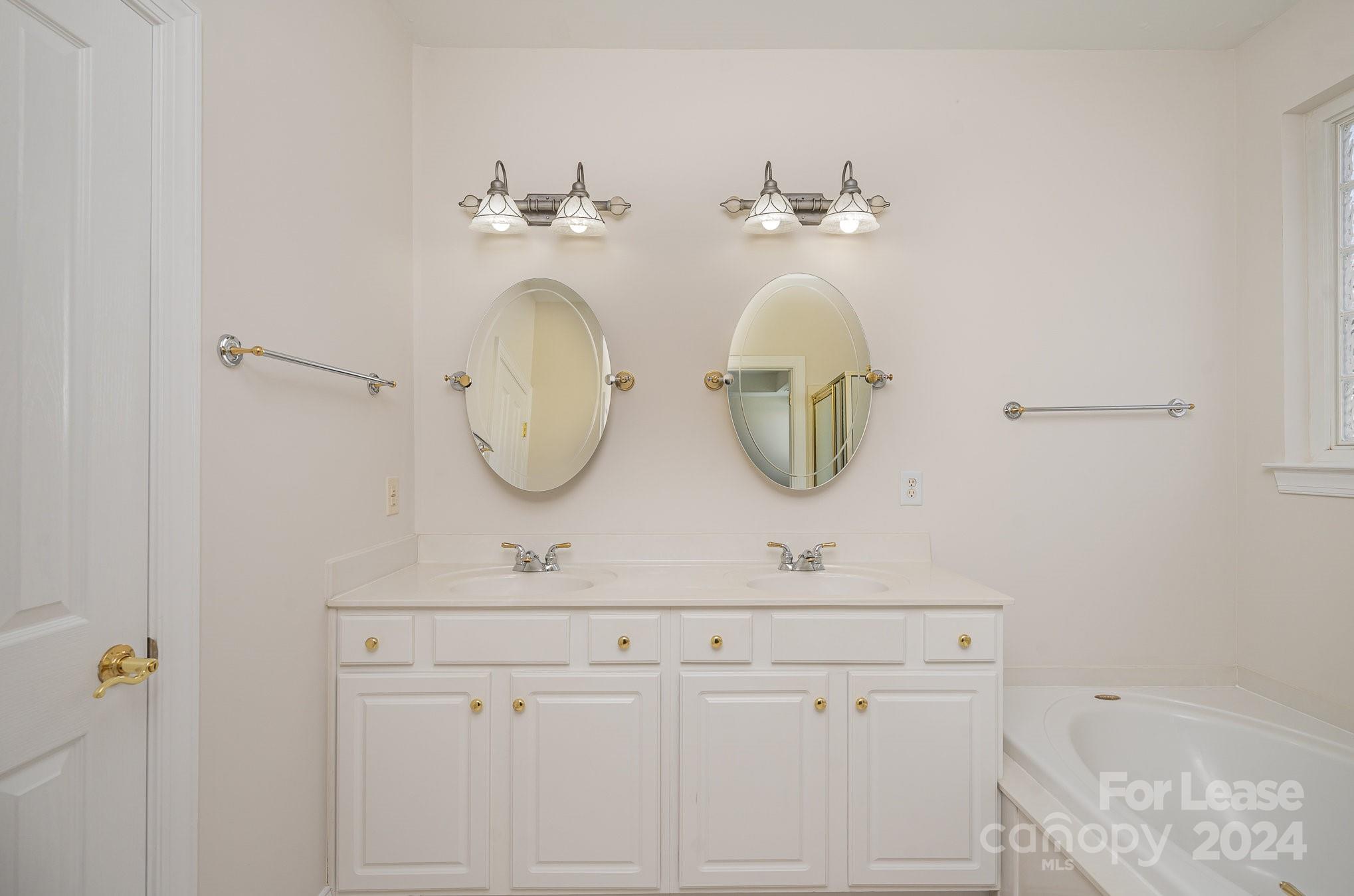 Macaulay - Residential Lease