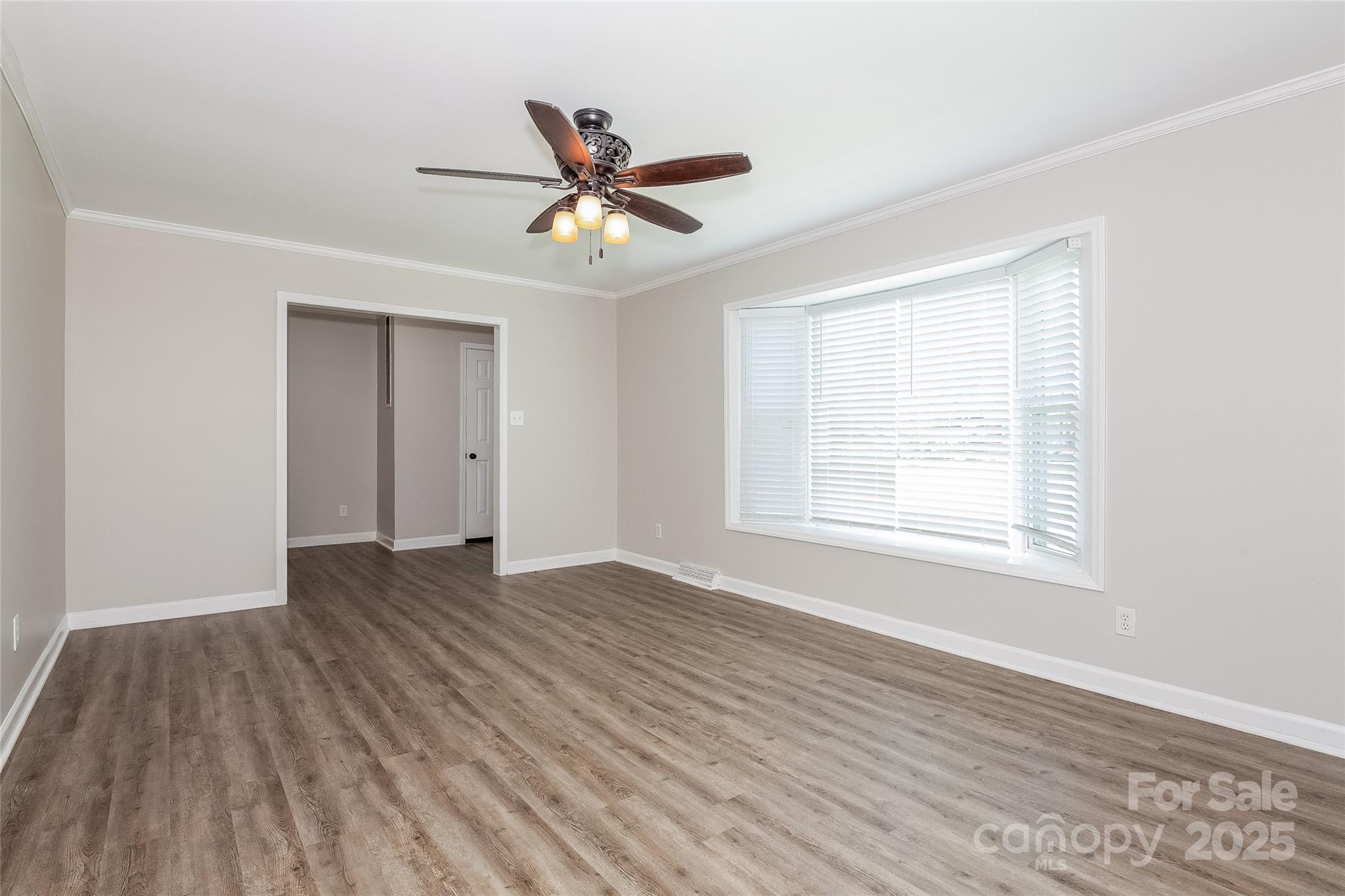 1637 Buckingham Avenue