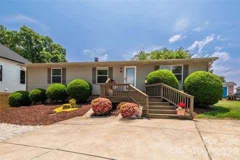 Photo of 21205 Rio Oro Drive, Cornelius, NC 28031 (MLS # 4378603)