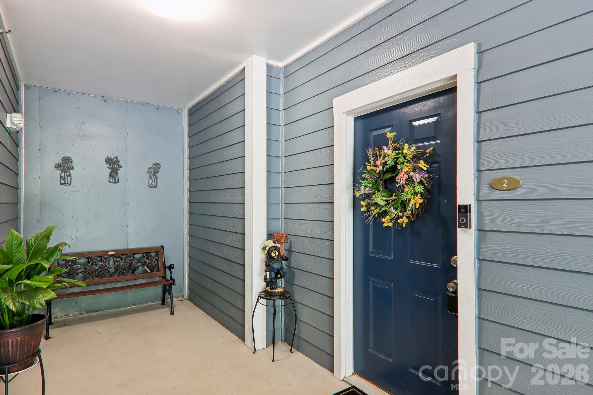 100 Vista Lake Drive 2