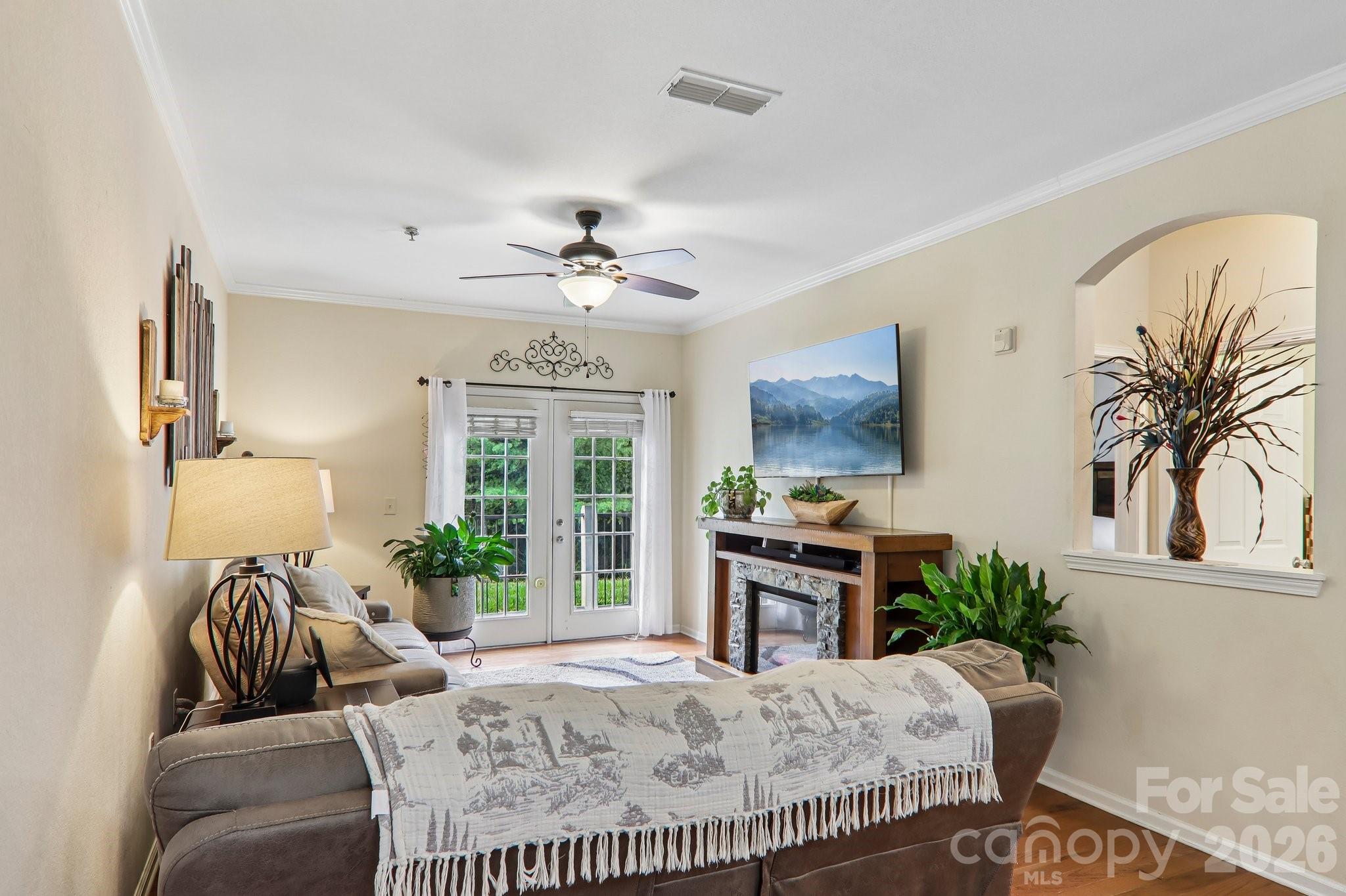 100 Vista Lake Drive 2
