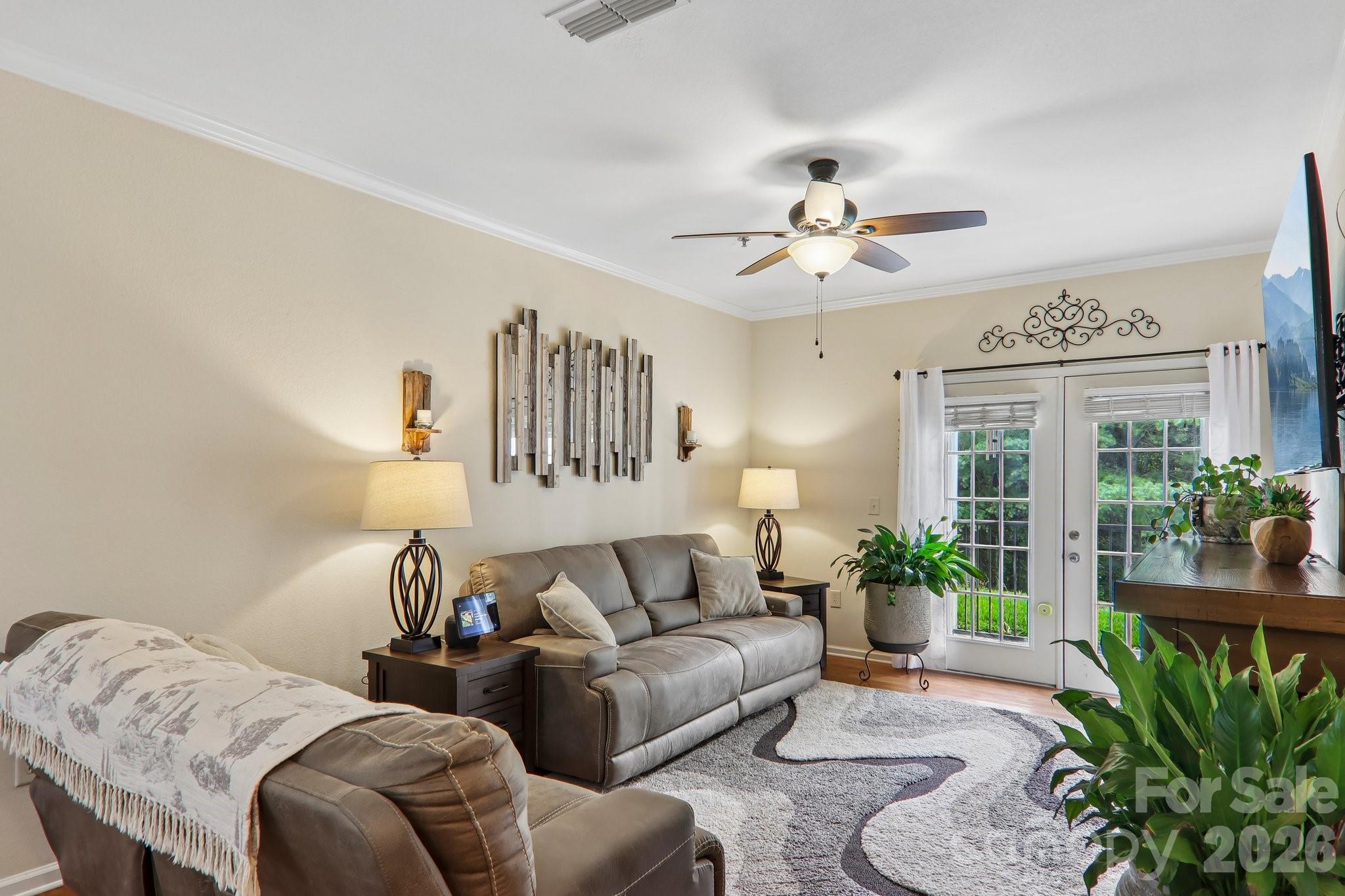 100 Vista Lake Drive 2