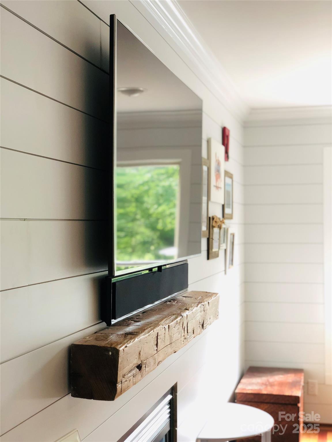 Diane Shores - Residential