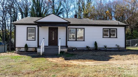 204 22nd Avenue NE Hickory NC 28601