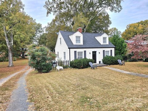 Photo of 627 N 6th Street, Albemarle, NC 28001 (MLS # 4315543)