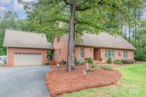 Photo of 11855 Sam Black Road, Midland, NC 28107 (MLS # 4291546)
