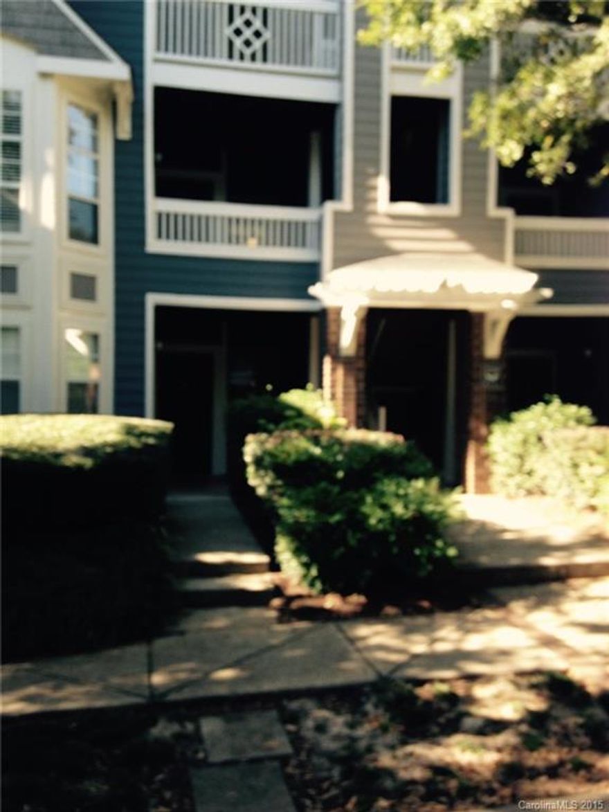 Location Location Location.  Newly painted one bedroom home with granite counters, stainless appliances, washer/dryer remain. Nice second floor unit located in Olmstead Park at Dilworth.  New carpet Master bedroom, hardwood laminated floors, fireplace, and small balcony deck.  New HVAC system just installed.