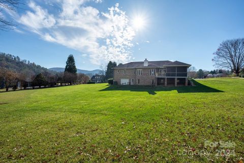 A home in Hendersonville