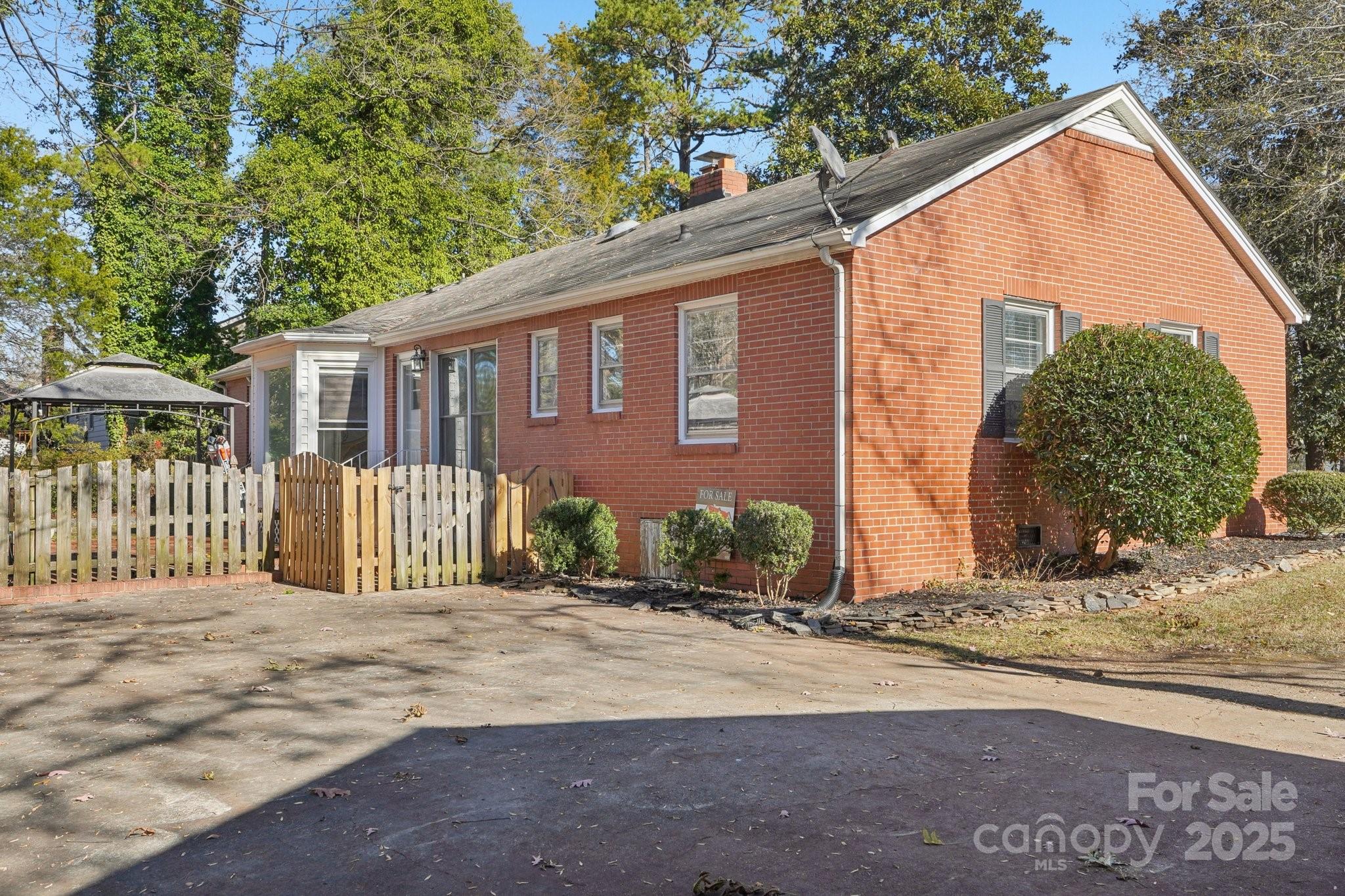 Twin Lakes - Residential