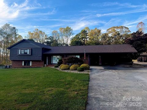 Photo of 2844 Hickory Highway, Statesville, NC 28677 (MLS # 4314038)